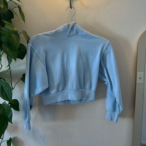 Blue cropped fitted hoodie